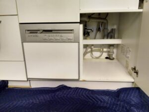 新潟キッチン取付け隊　シンク下食洗機リフォーム　施工前